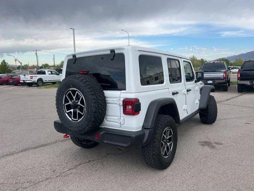 Bright White Clearcoat 2025 Jeep Wrangler Rubicon