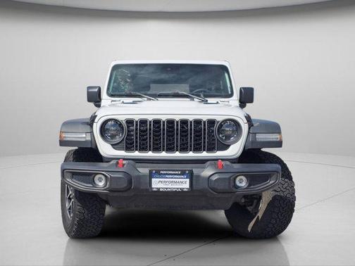 Bright White Clearcoat 2025 Jeep Wrangler Rubicon