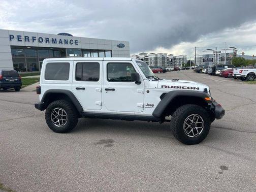 Bright White Clearcoat 2025 Jeep Wrangler Rubicon