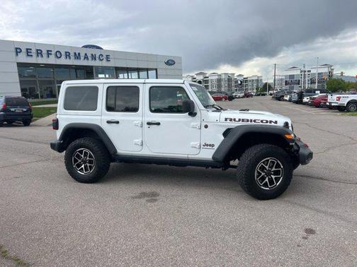 Bright White Clearcoat 2025 Jeep Wrangler Rubicon
