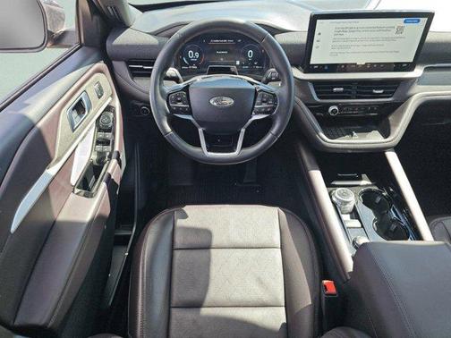 Black Metallic 2025 Ford Explorer Platinum