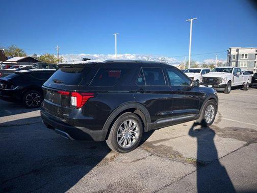 Black Metallic 2025 Ford Explorer Platinum