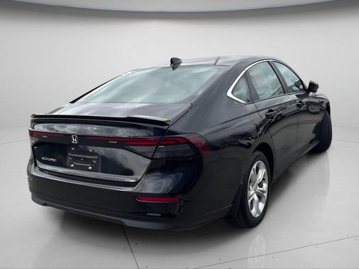 Crystal Black Pearl 2025 Honda Accord LX 1.5T