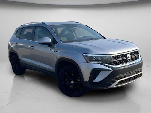 Pyrite Silver Metallic 2022 Volkswagen Taos 1.5T SE