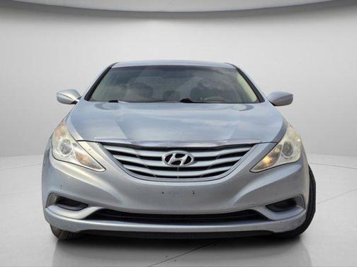 Iridescent Silver Blue Pearl 2011 Hyundai SONATA GLS