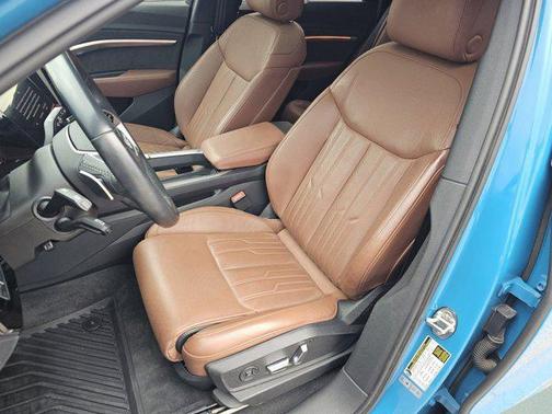 2019 Audi e-tron Prestige