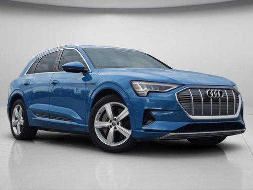 2019 Audi e-tron Prestige