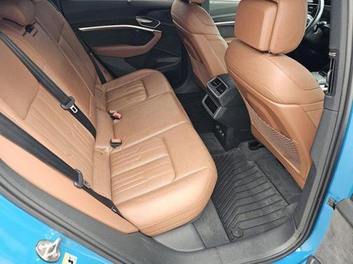 2019 Audi e-tron Prestige