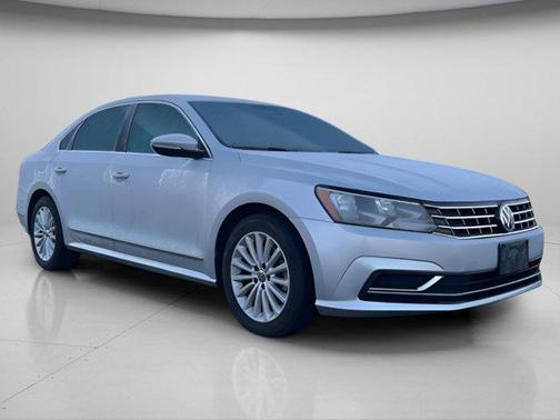2017 Volkswagen Passat 1.8T SE