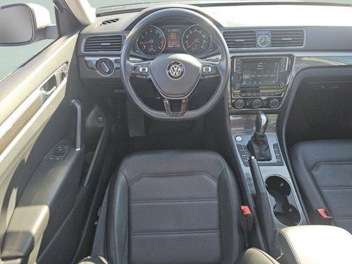 2017 Volkswagen Passat 1.8T SE