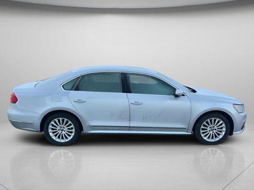 2017 Volkswagen Passat 1.8T SE