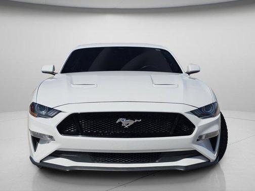 Oxford White 2022 Ford Mustang GT Premium