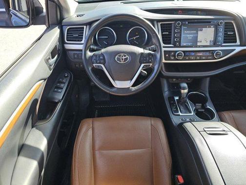2019 Toyota Highlander Hybrid Platinum