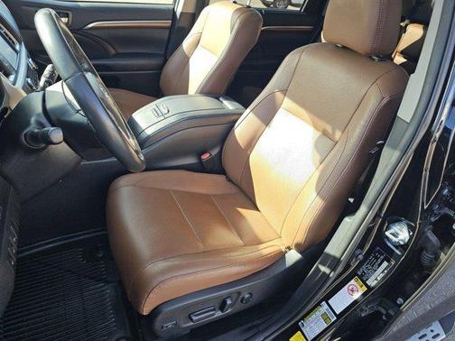 2019 Toyota Highlander Hybrid Platinum