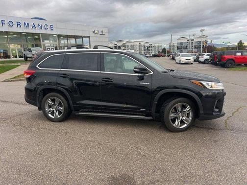 2019 Toyota Highlander Hybrid Platinum