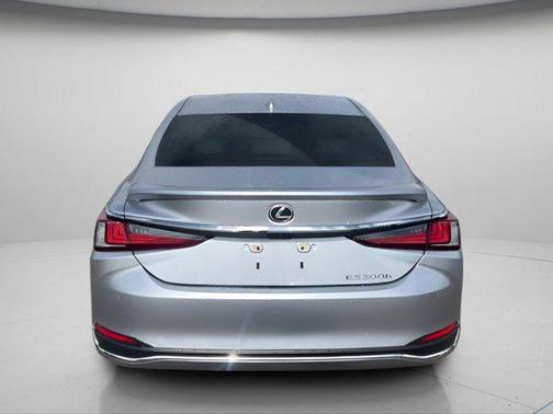 2024 Lexus ES 300h Ultra Luxury