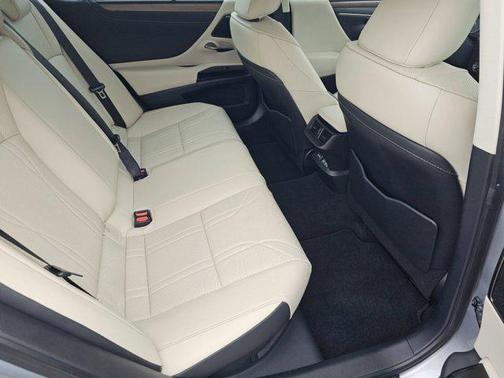 2024 Lexus ES 300h Ultra Luxury