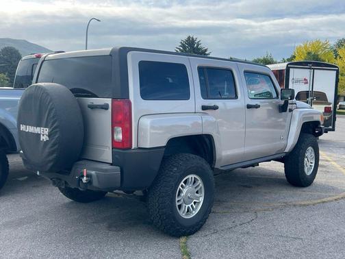 Boulder Gray Metallic 2007 Hummer H3 Base