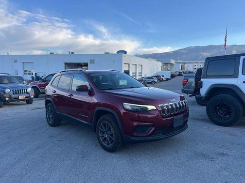 Velvet Red Pearlcoat 2021 Jeep Cherokee Latitude