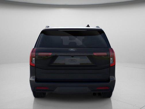 Agate Black Metallic 2026 Ford Expedition Tremor
