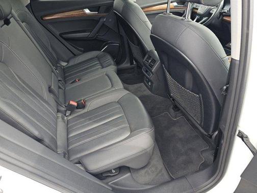 2022 Audi Q5 45 S line Premium