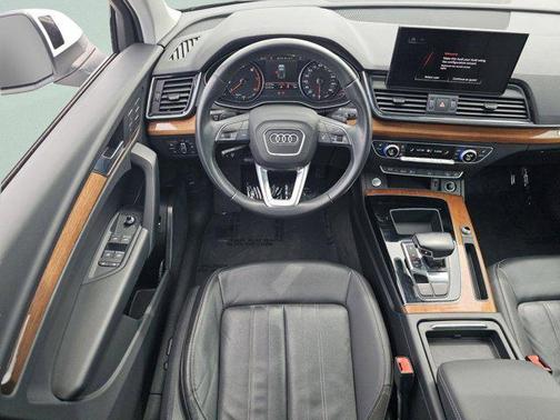 2022 Audi Q5 45 S line Premium