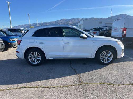 Ibis White 2022 Audi Q5 45 S line Premium