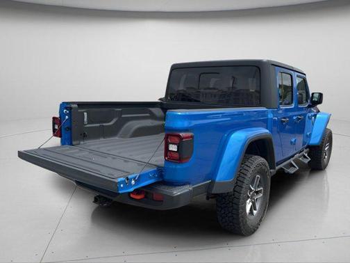 Hydro Blue Pearlcoat 2025 Jeep Gladiator Mojave