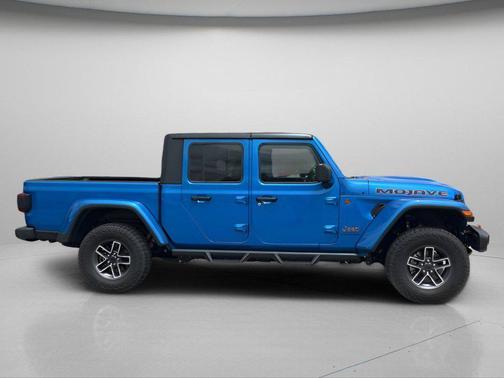 Hydro Blue Pearlcoat 2025 Jeep Gladiator Mojave
