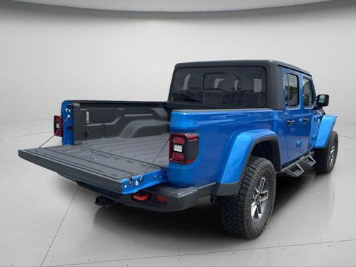 Hydro Blue Pearlcoat 2025 Jeep Gladiator Mojave