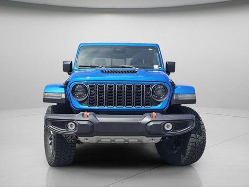 Hydro Blue Pearlcoat 2025 Jeep Gladiator Mojave