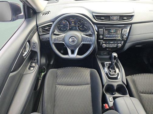Gun Metallic 2018 Nissan Rogue SV
