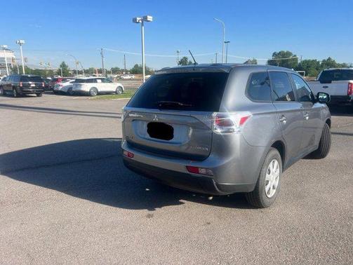 2014 Mitsubishi Outlander ES