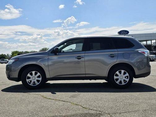 2014 Mitsubishi Outlander ES