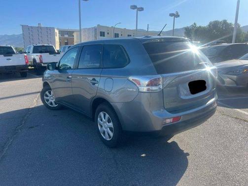 2014 Mitsubishi Outlander ES