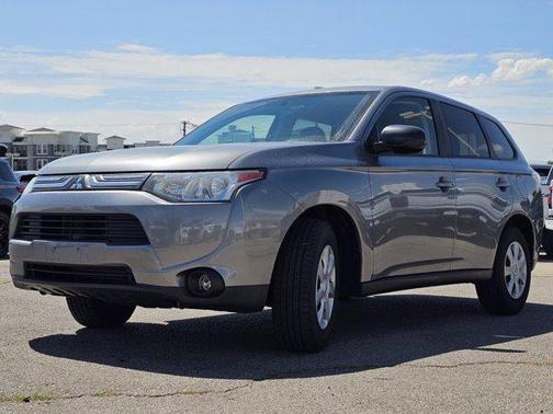 2014 Mitsubishi Outlander ES