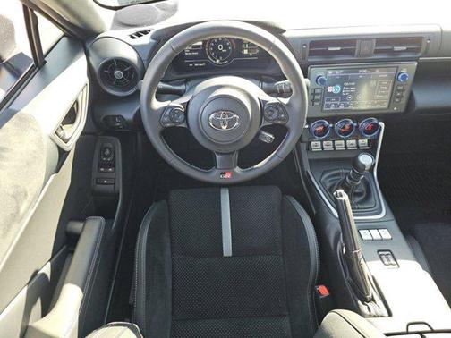 2025 Toyota GR86 Premium