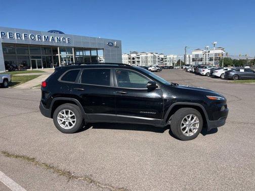 2017 Jeep Cherokee Sport