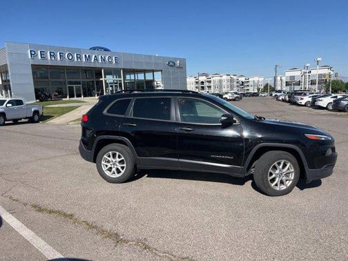 2017 Jeep Cherokee Sport