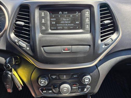 2017 Jeep Cherokee Sport