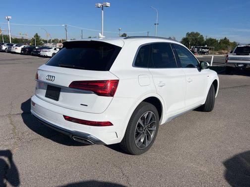 2022 Audi Q5 45 S line Premium Plus