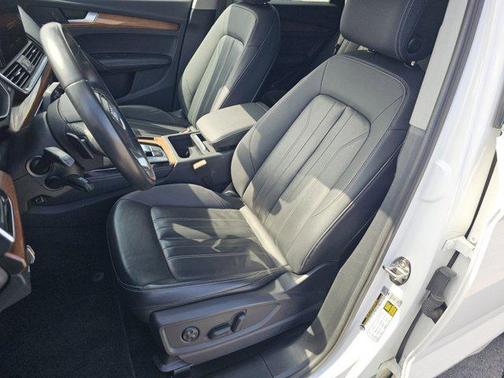 2022 Audi Q5 45 S line Premium Plus
