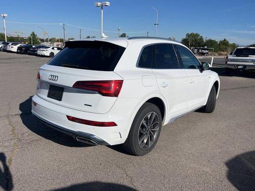 2022 Audi Q5 45 S line Premium Plus