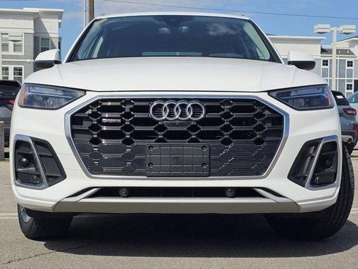 2022 Audi Q5 45 S line Premium Plus