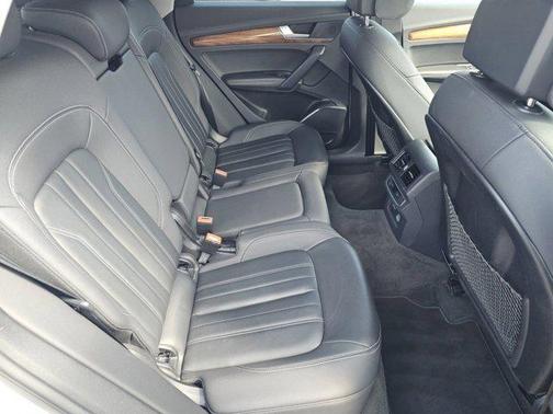 2022 Audi Q5 45 S line Premium Plus