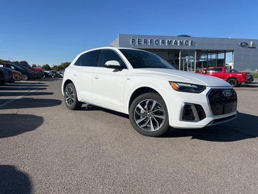 2022 Audi Q5 45 S line Premium Plus