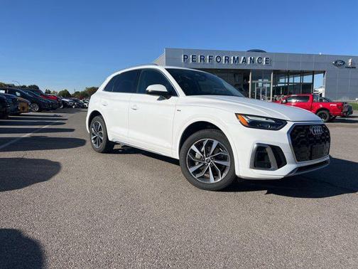 2022 Audi Q5 45 S line Premium Plus