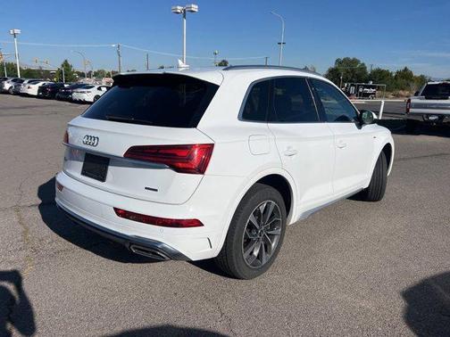 2022 Audi Q5 45 S line Premium Plus
