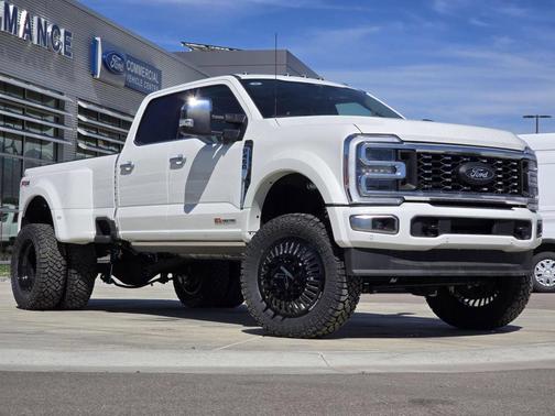 Star White Metallic TC 2026 Ford F-450 Platinum