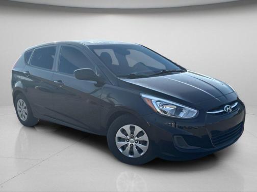 Ultra Black Pearl 2016 Hyundai Accent SE